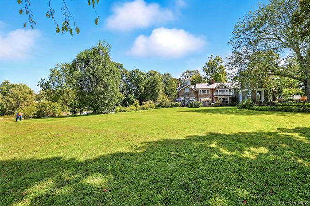 11 Carriage House Road, Waccabuc, NY 10597