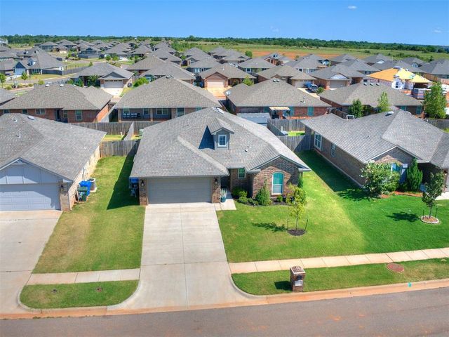 3915 Abingdon Drive, Norman, OK 73026