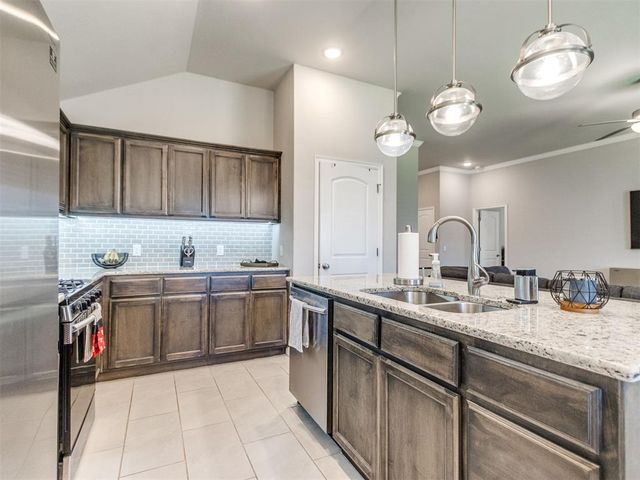 3915 Abingdon Drive, Norman, OK 73026