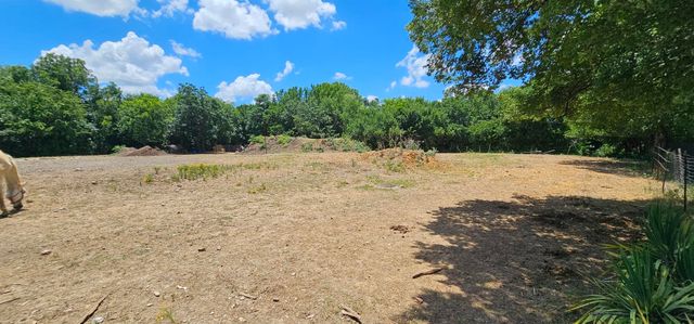 2001 Solona Street, Haltom City, TX 76117