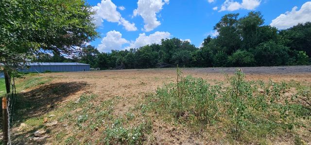 2001 Solona Street, Haltom City, TX 76117