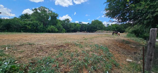 2001 Solona Street, Haltom City, TX 76117