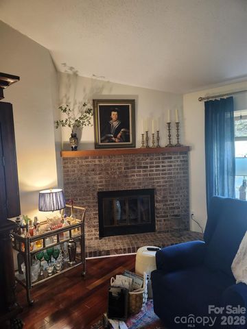 36 Ravencroft Lane, Asheville, NC 28803