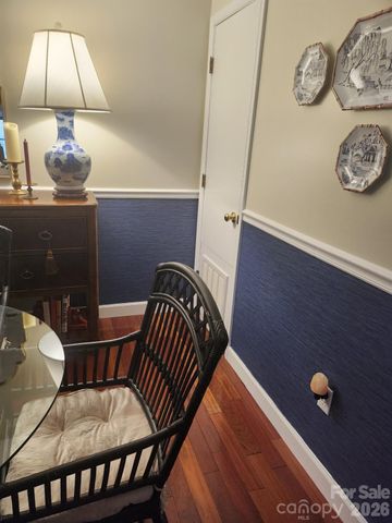 36 Ravencroft Lane, Asheville, NC 28803