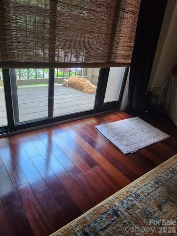 36 Ravencroft Lane, Asheville, NC 28803