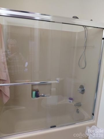 36 Ravencroft Lane, Asheville, NC 28803