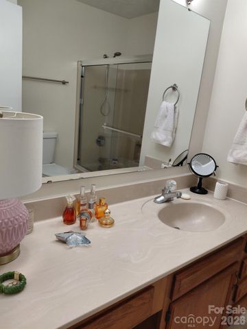 36 Ravencroft Lane, Asheville, NC 28803