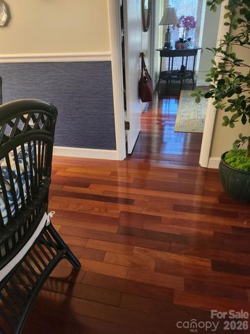 36 Ravencroft Lane, Asheville, NC 28803