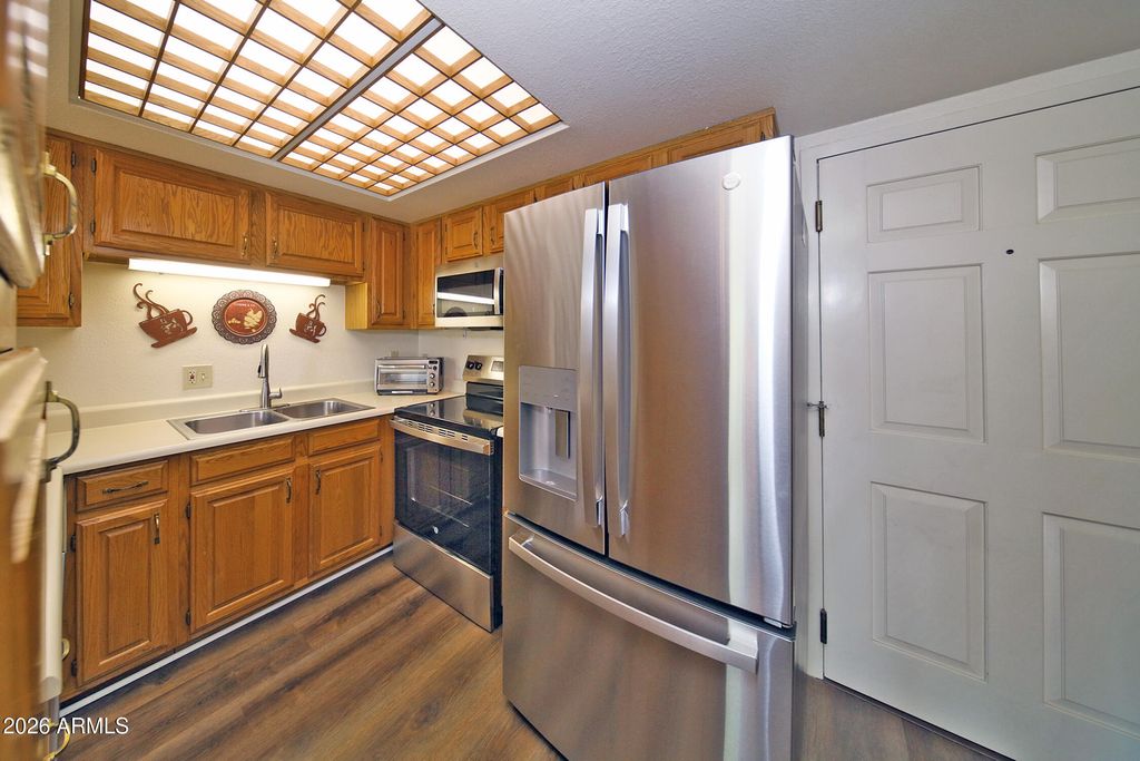 10330 W THUNDERBIRD Boulevard B110, Sun City, AZ 85351 — photo 2