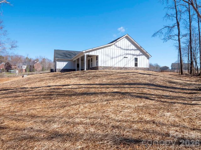 5124 Pond Bluff Drive, Monroe, NC 28112
