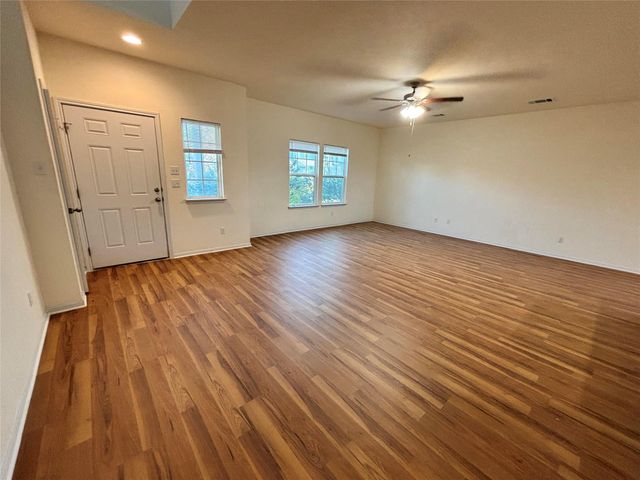217 Bent Creek DR, Hutto, TX 78634