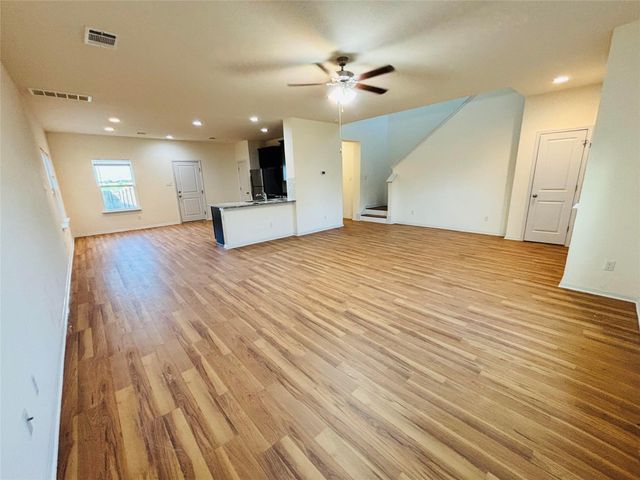 217 Bent Creek DR, Hutto, TX 78634