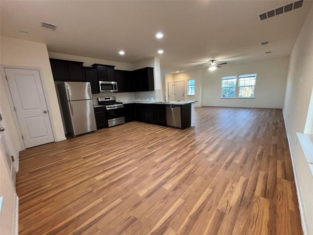217 Bent Creek DR, Hutto, TX 78634