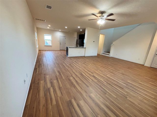 217 Bent Creek DR, Hutto, TX 78634