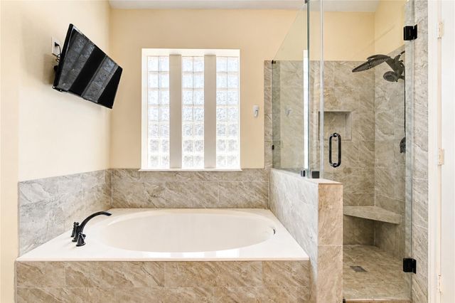 11 Ryanwyck Place, The Woodlands, TX 77384