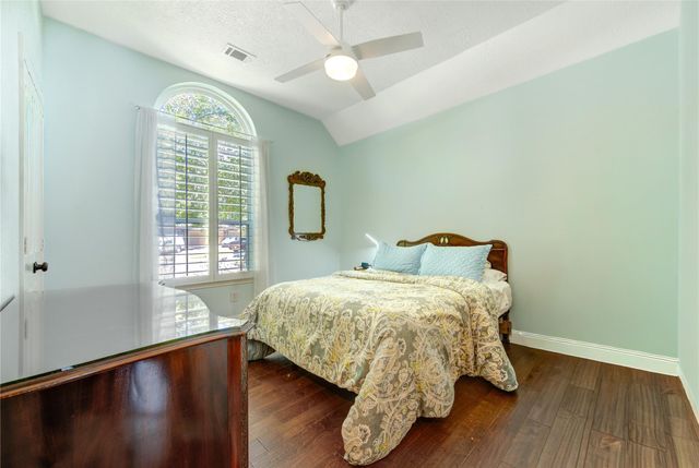 11 Ryanwyck Place, The Woodlands, TX 77384