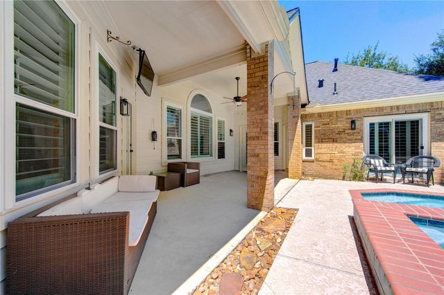 11 Ryanwyck Place, The Woodlands, TX 77384