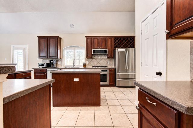 11 Ryanwyck Place, The Woodlands, TX 77384