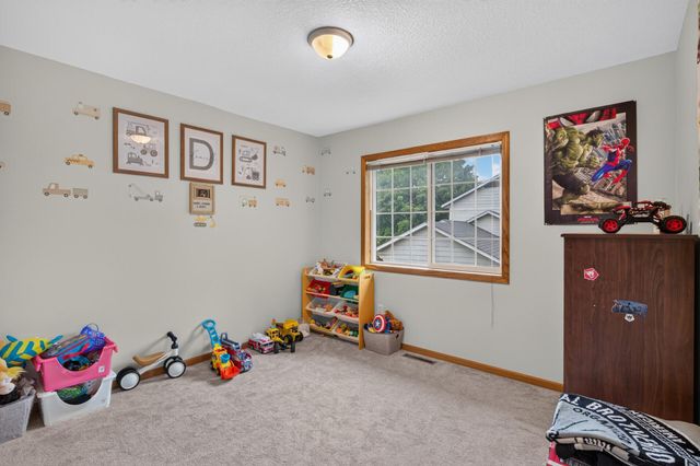 4410 S River Run, Savage, MN 55378