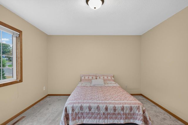 4410 S River Run, Savage, MN 55378