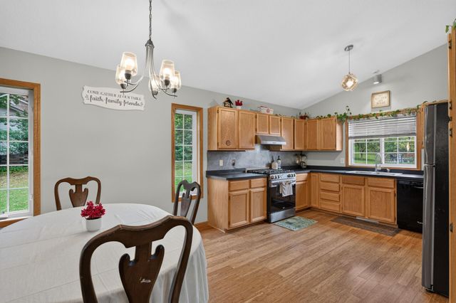 4410 S River Run, Savage, MN 55378