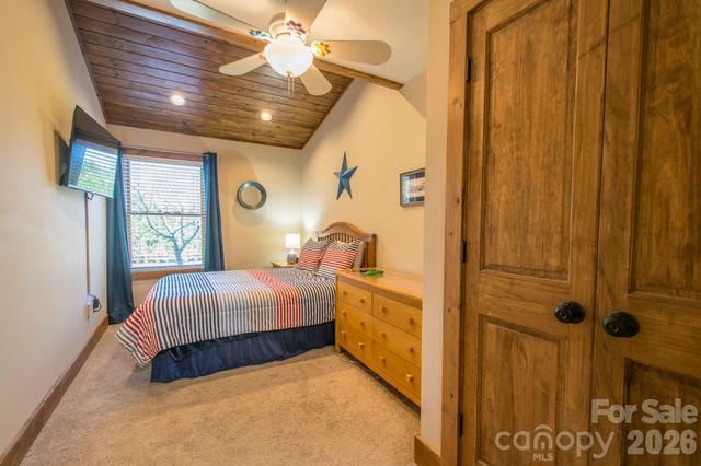 43 Evan Tyler Lane, Horse Shoe, NC 28742