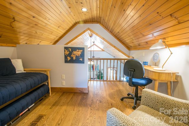 43 Evan Tyler Lane, Horse Shoe, NC 28742