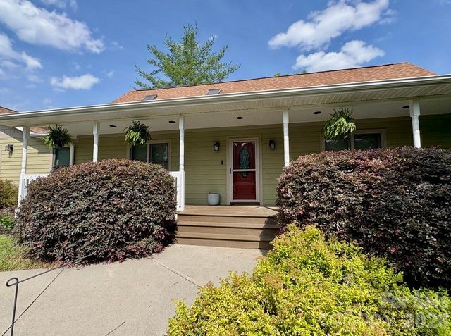 43 Evan Tyler Lane, Horse Shoe, NC 28742