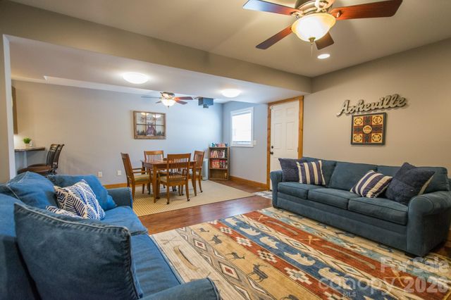 43 Evan Tyler Lane, Horse Shoe, NC 28742
