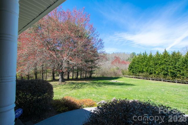 43 Evan Tyler Lane, Horse Shoe, NC 28742