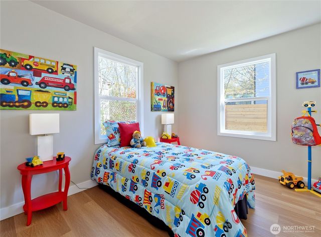 4832 25th Avenue SW, Seattle, WA 98106