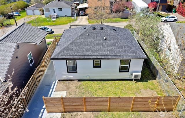 4832 25th Avenue SW, Seattle, WA 98106