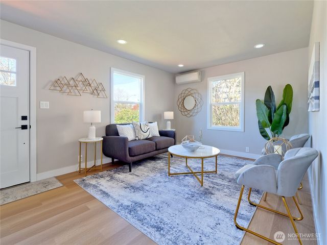 4832 25th Avenue SW, Seattle, WA 98106