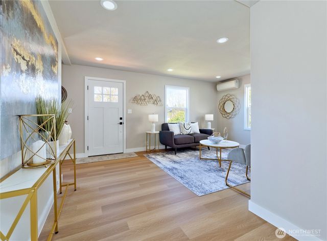 4832 25th Avenue SW, Seattle, WA 98106