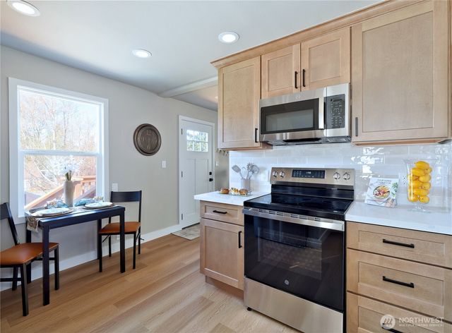 4832 25th Avenue SW, Seattle, WA 98106