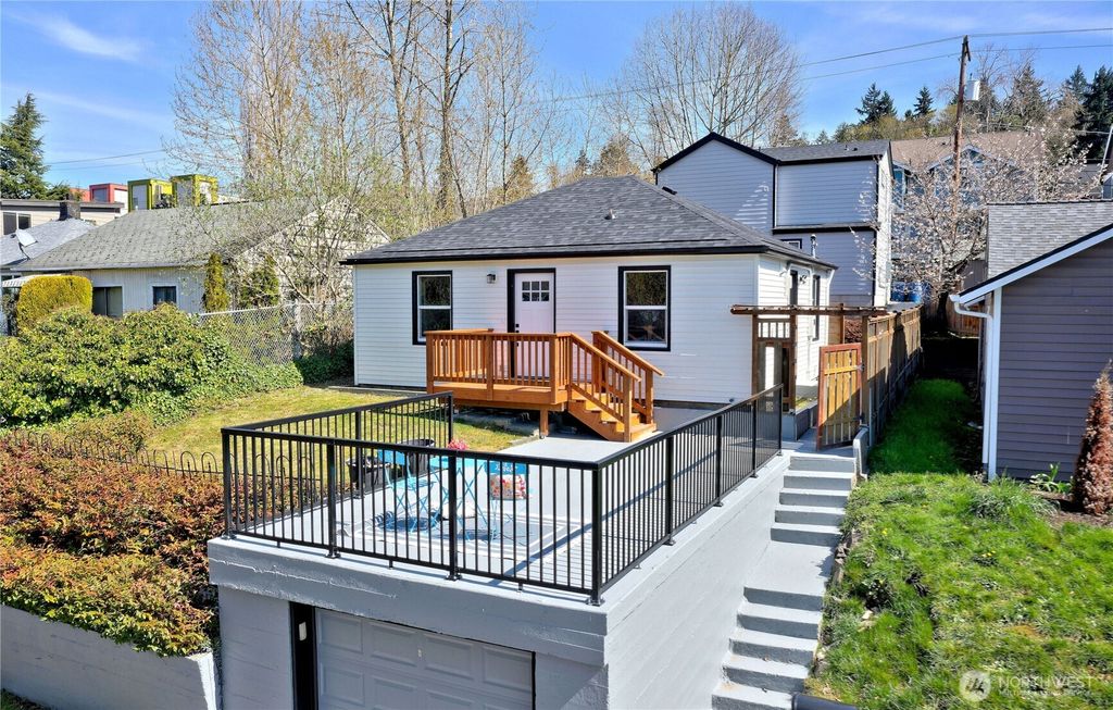 4832 25th Avenue SW, Seattle, WA 98106