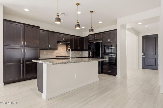 20784 W MINNEZONA Avenue, Buckeye, AZ 85396