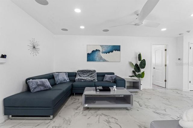 340 PALM ISLAND NE, Clearwater Beach, FL 33767