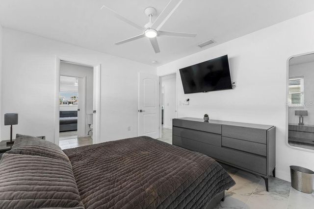 340 PALM ISLAND NE, Clearwater Beach, FL 33767