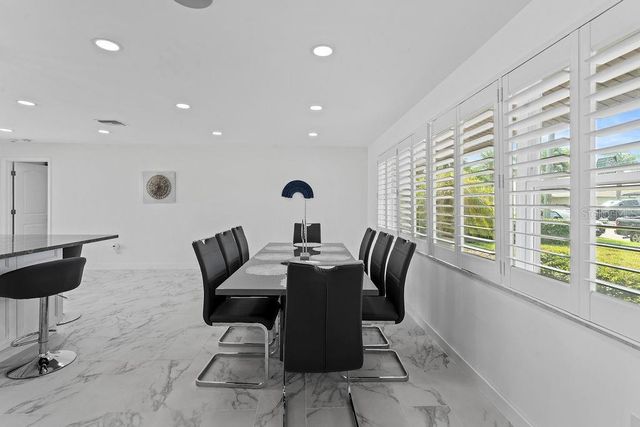 340 PALM ISLAND NE, Clearwater Beach, FL 33767