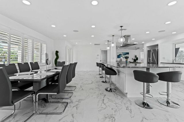 340 PALM ISLAND NE, Clearwater Beach, FL 33767