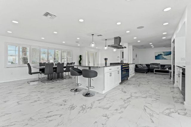 340 PALM ISLAND NE, Clearwater Beach, FL 33767