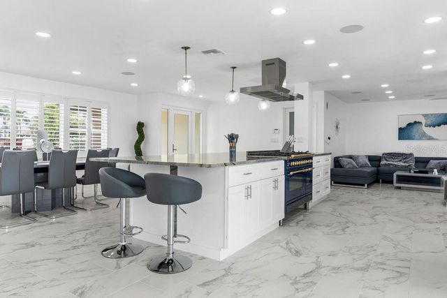 340 PALM ISLAND NE, Clearwater Beach, FL 33767