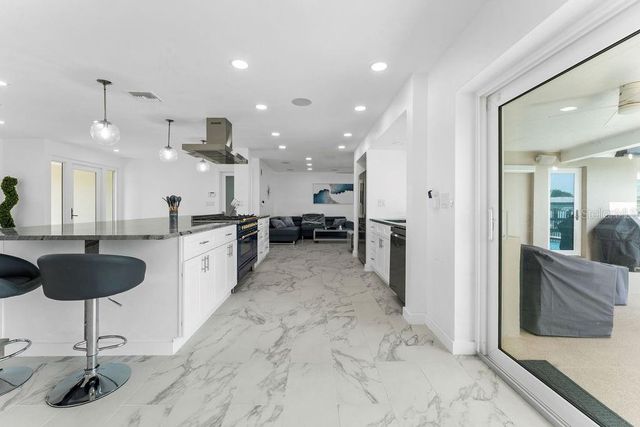 340 PALM ISLAND NE, Clearwater Beach, FL 33767