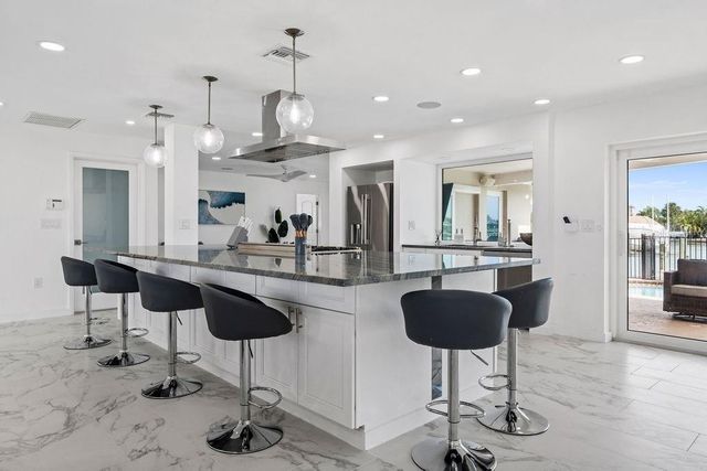 340 PALM ISLAND NE, Clearwater Beach, FL 33767