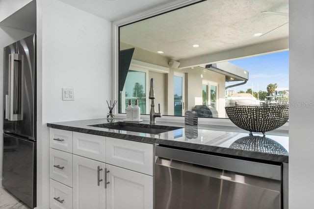 340 PALM ISLAND NE, Clearwater Beach, FL 33767