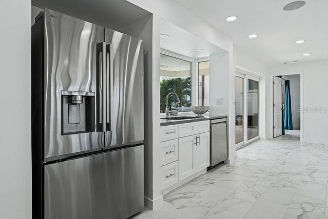 340 PALM ISLAND NE, Clearwater Beach, FL 33767