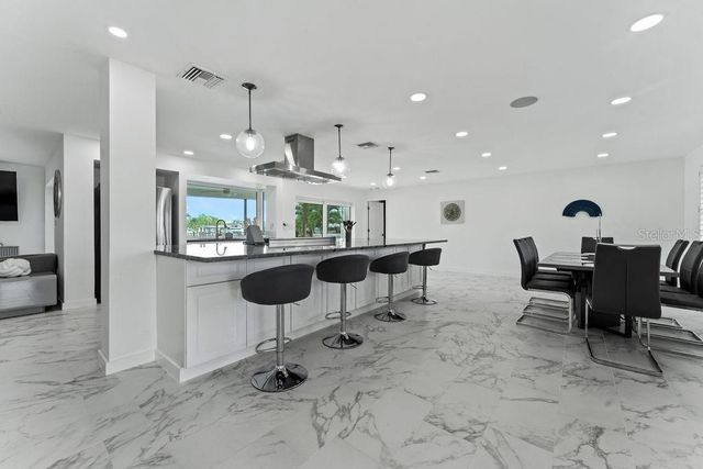 340 PALM ISLAND NE, Clearwater Beach, FL 33767