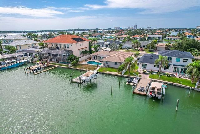 340 PALM ISLAND NE, Clearwater Beach, FL 33767