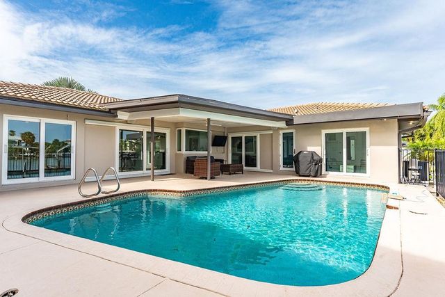 340 PALM ISLAND NE, Clearwater Beach, FL 33767